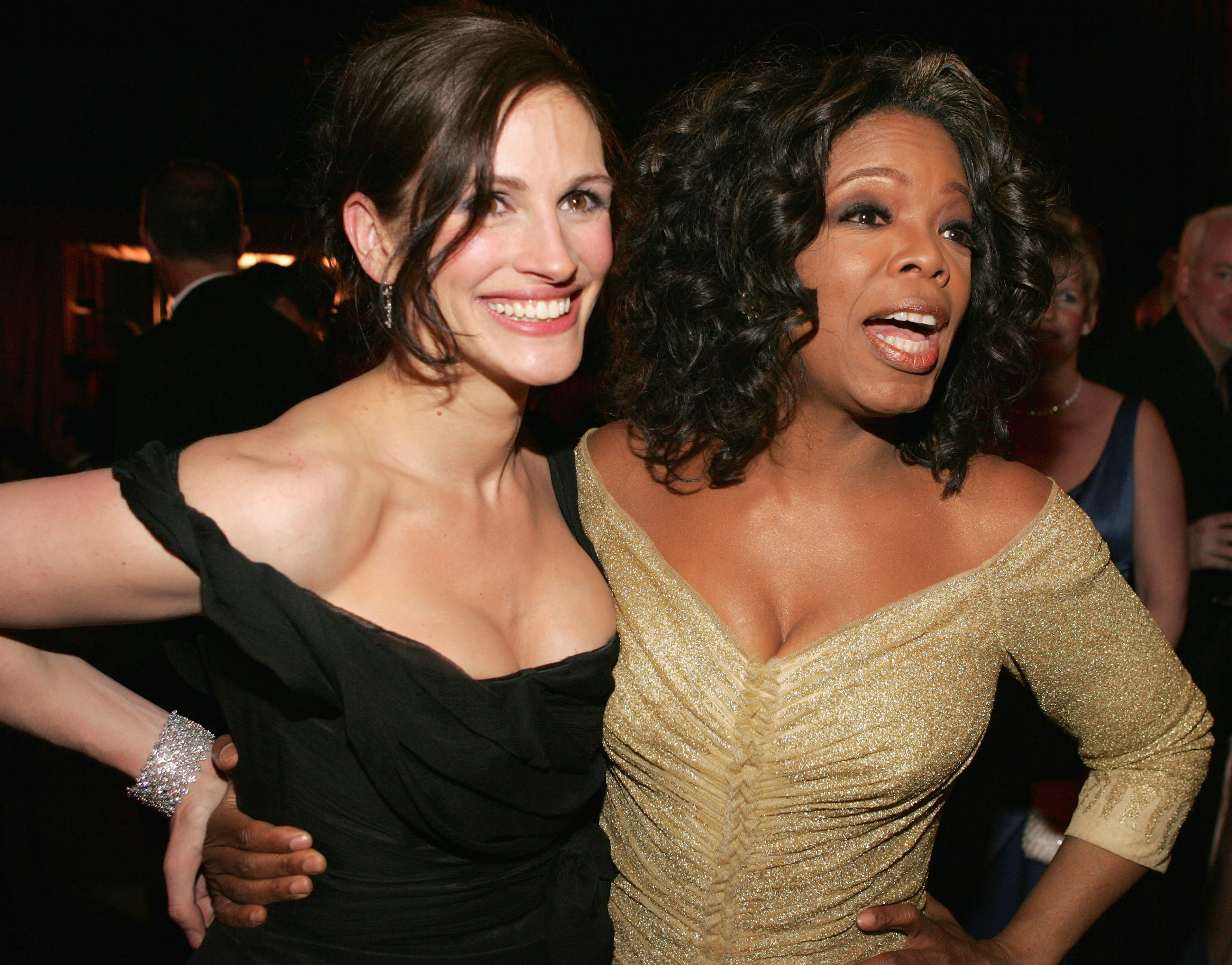 Closeup of Julia Roberts and Oprah