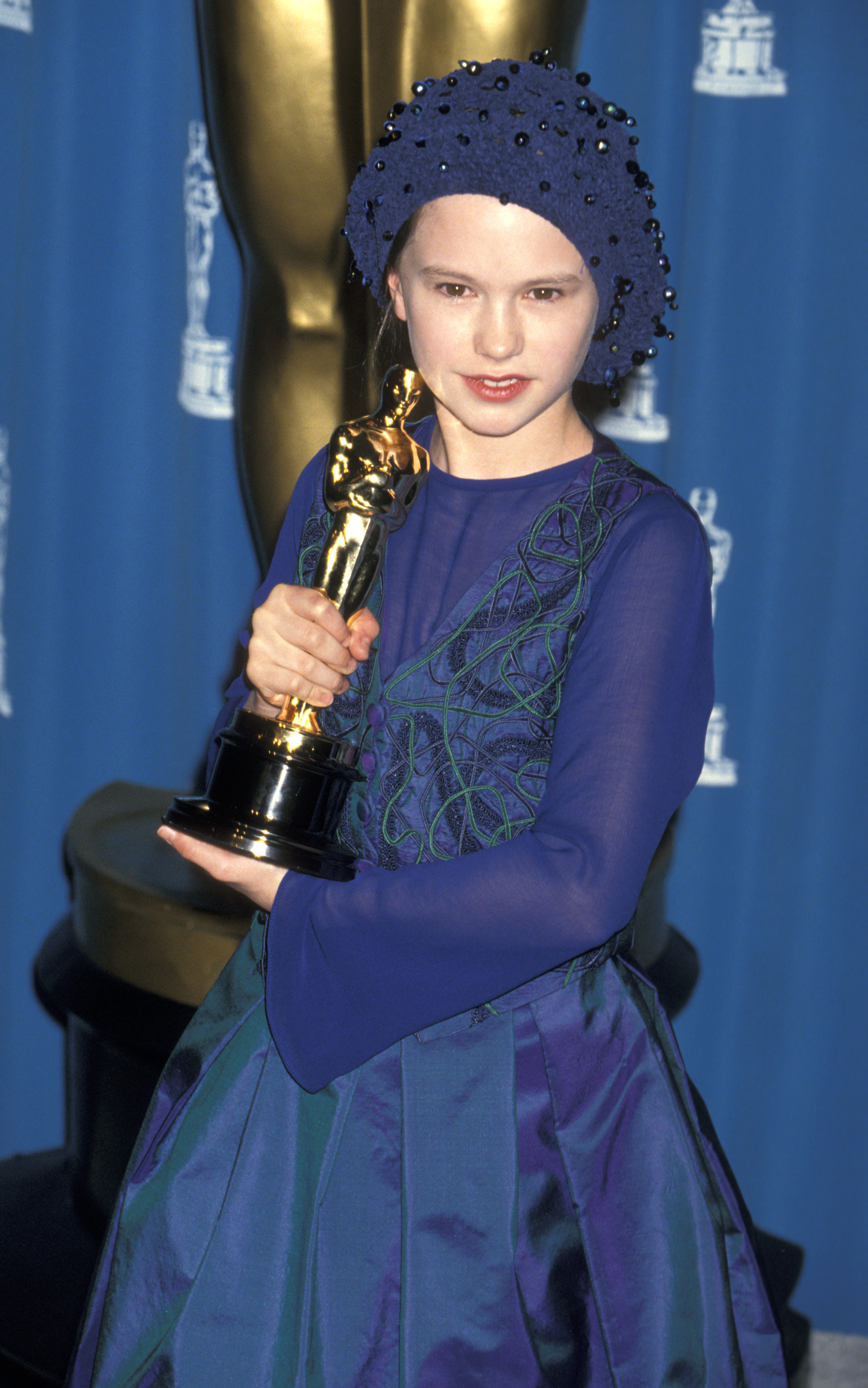 Young Anna Paquin with her Oscar