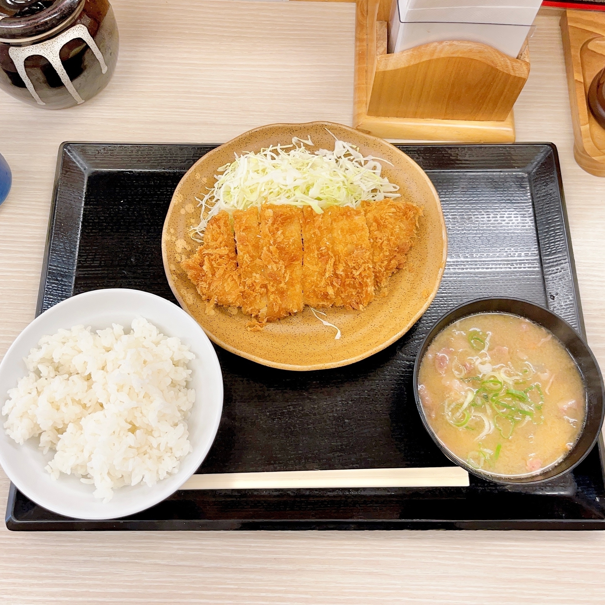 かつやのおすすめメニュー「朝ロースカツ定食」