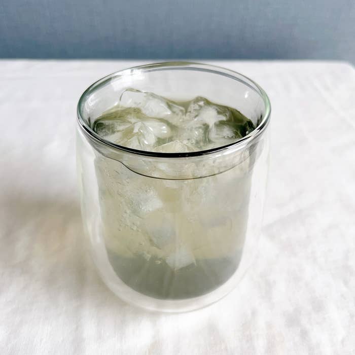 ダイソーのオススメの食器「ダブルウォールグラス(丸型、グレー、300mL)」