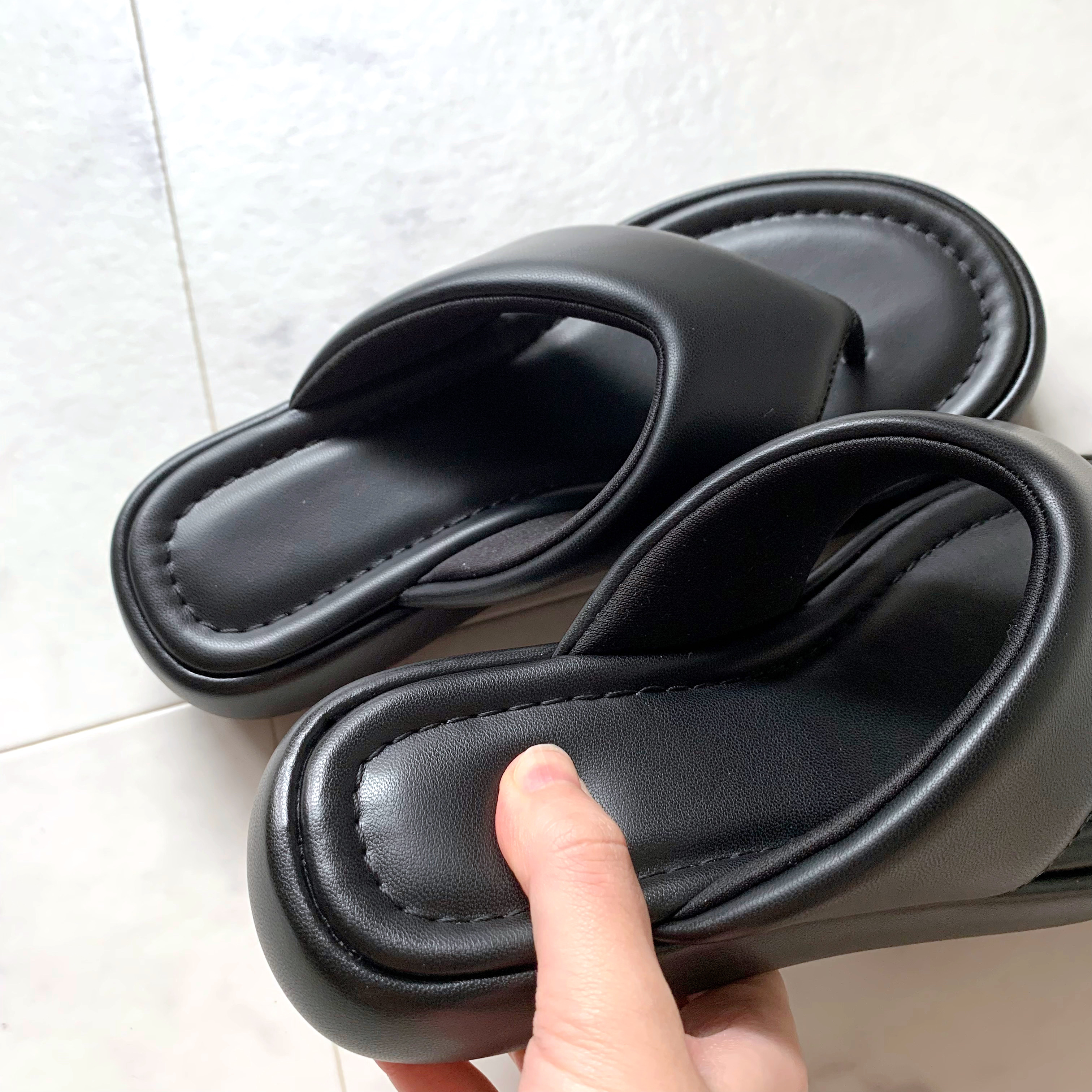 GU(ジーユー)のおすすめサンダル「プラットフォームトングサンダル」