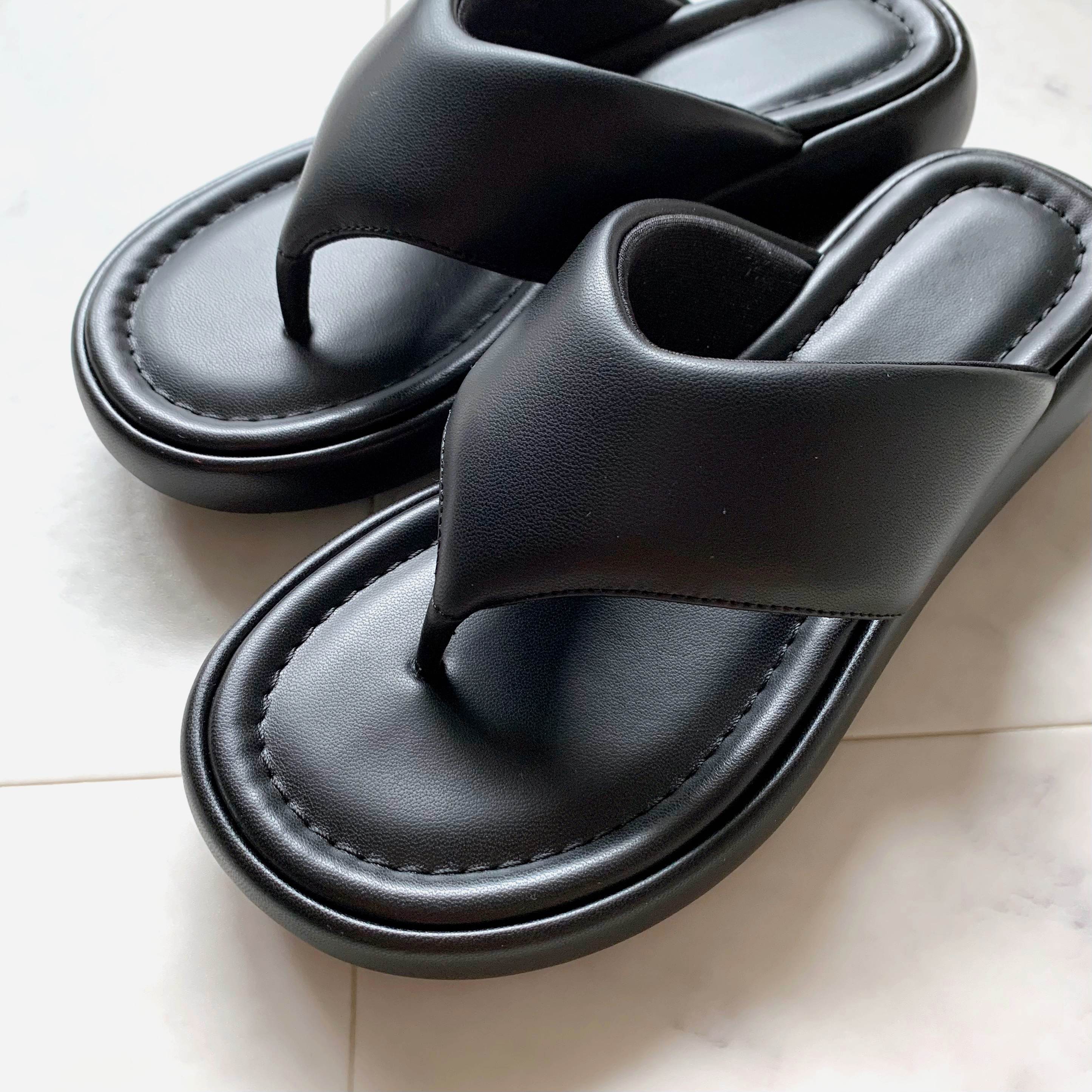 GU(ジーユー)のおすすめサンダル「プラットフォームトングサンダル」