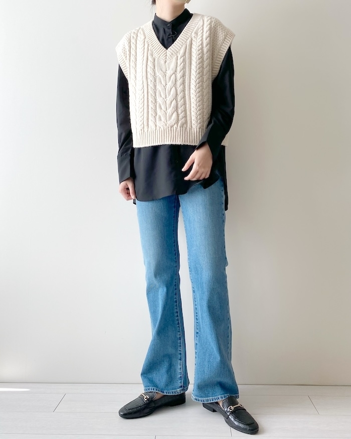 GU（ジーユー）のおすすめファッションアイテム「シアーテントラインシャツ（長袖）」