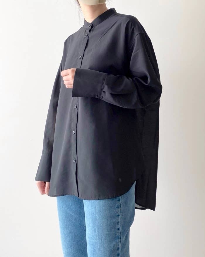 GU（ジーユー）のおすすめファッションアイテム「シアーテントラインシャツ（長袖）」