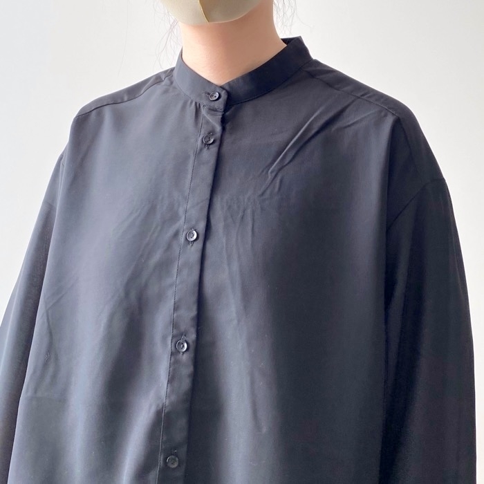 GUのおすすめファッションアイテム「シアーテントラインシャツ（長袖）」