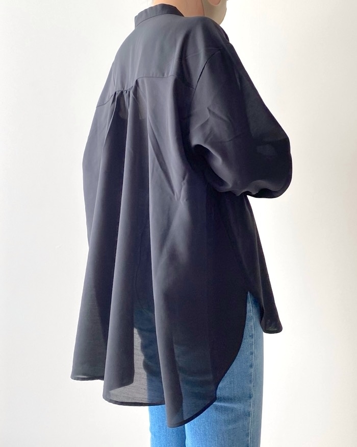 GU（ジーユー）のおすすめファッションアイテム「シアーテントラインシャツ（長袖）」