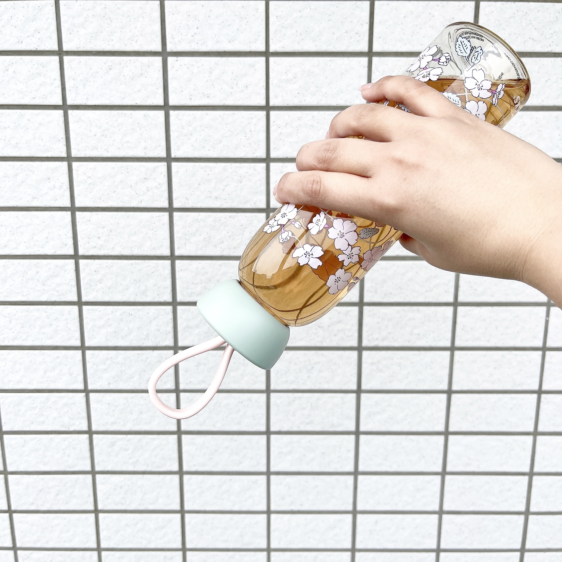 Starbucks Coffee(スターバックスコーヒー)の「SAKURA2024シリコンストラップボトル532ml」