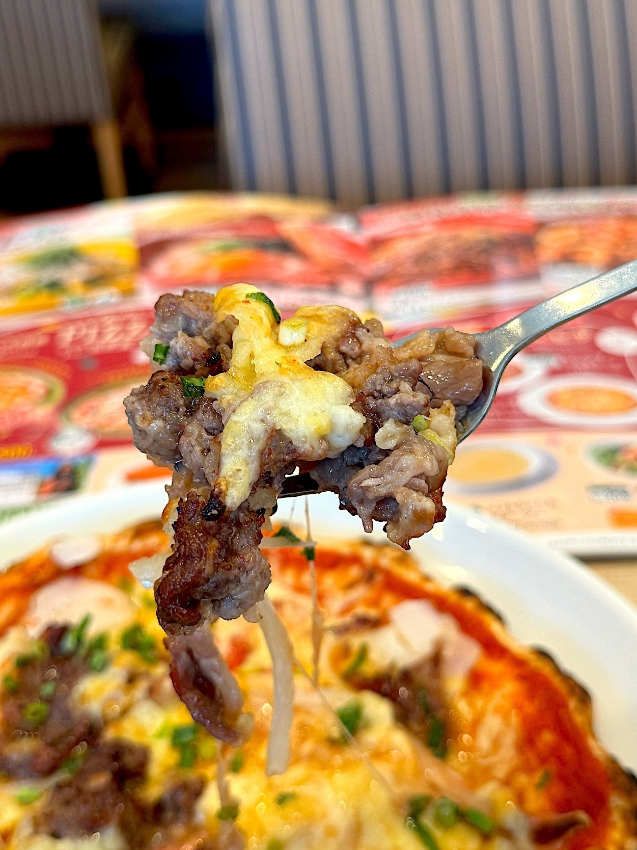 ガストのおすすめメニュー「牛すき焼きピザ」