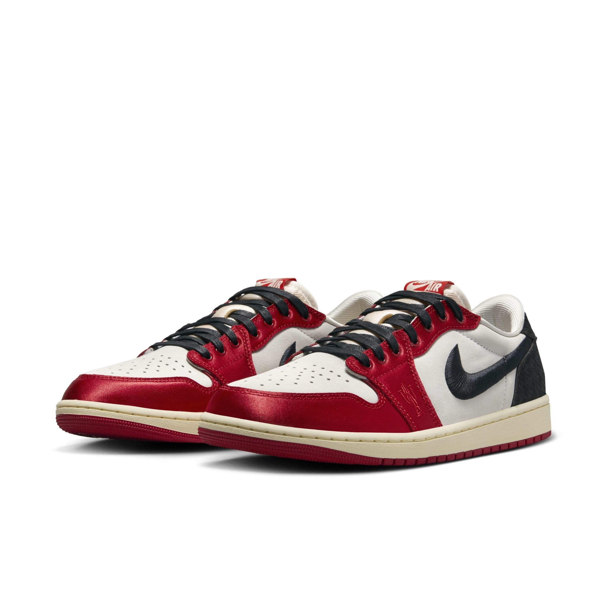 Jordan 1 low lace clearance length