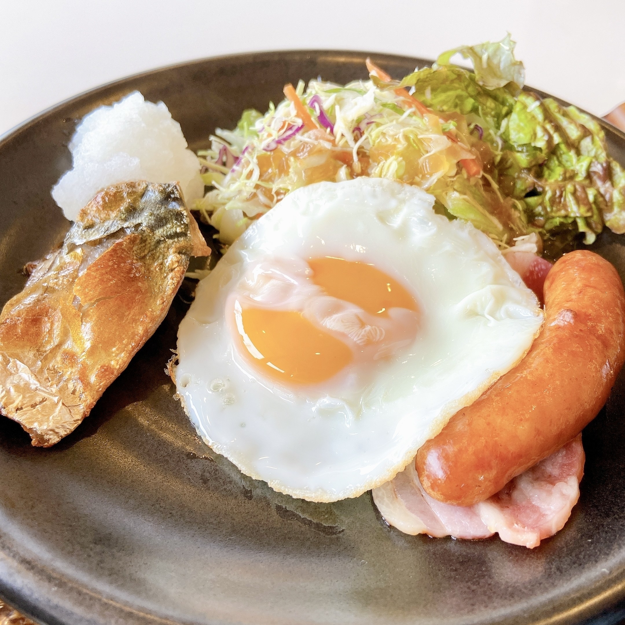 ガストのおすすめモーニングメニュー「よりどりバランス朝定食」