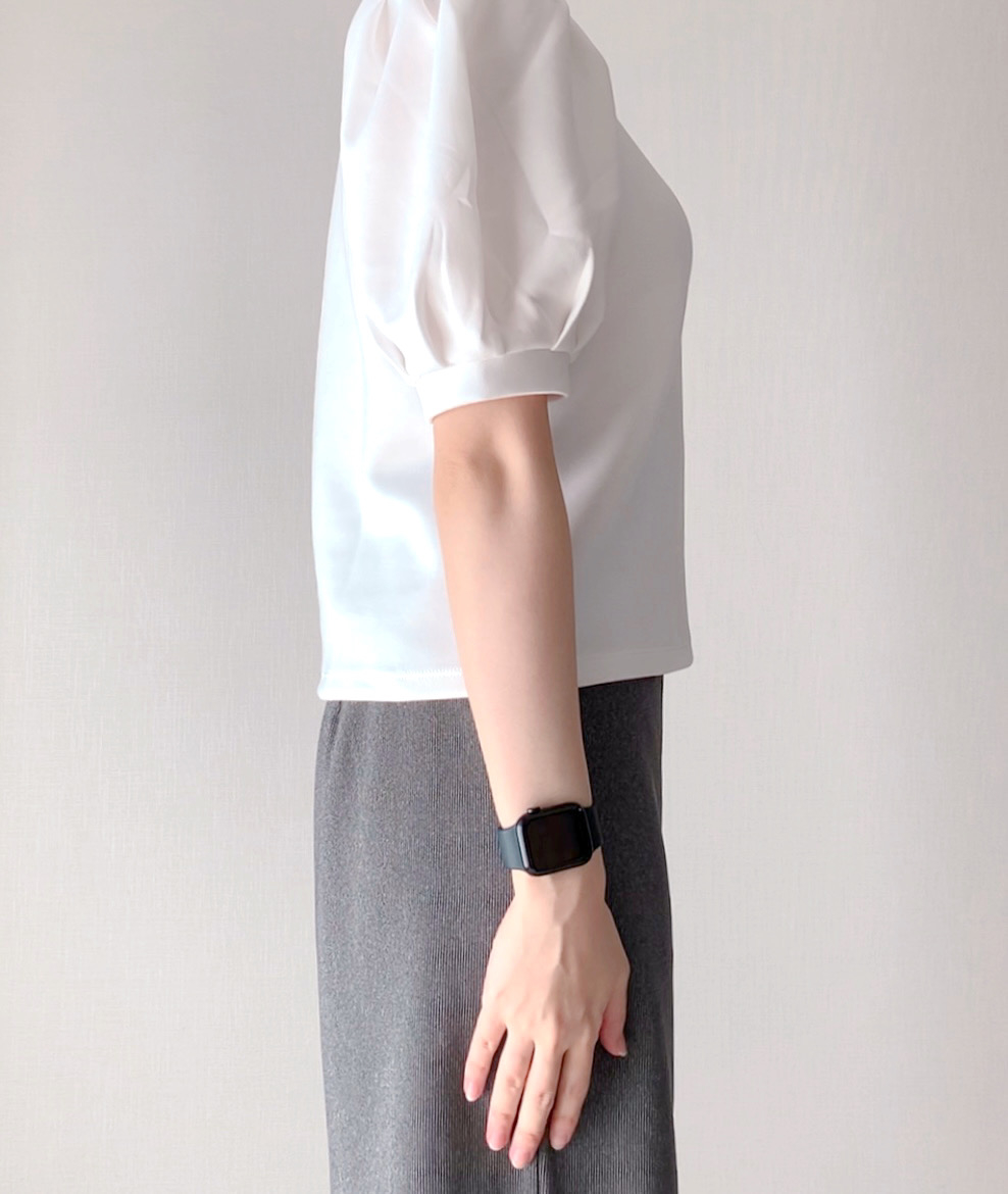 GU（ジーユー）のおすすめファッションアイテム「ボリュームスリーブT(5分袖)Z」
