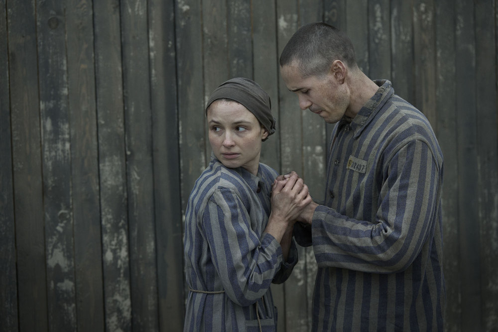 Jonah Hauer-King and Lali Sokolov in The Tattooist of Auschwitz