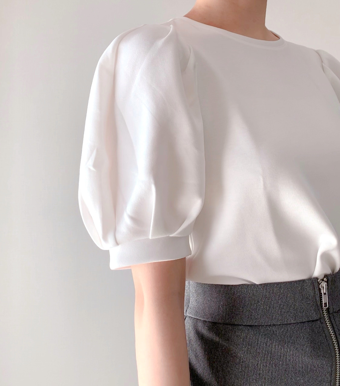 GU(ジーユー)のおすすめファッションアイテム「ボリュームスリーブT(5分袖)Z」