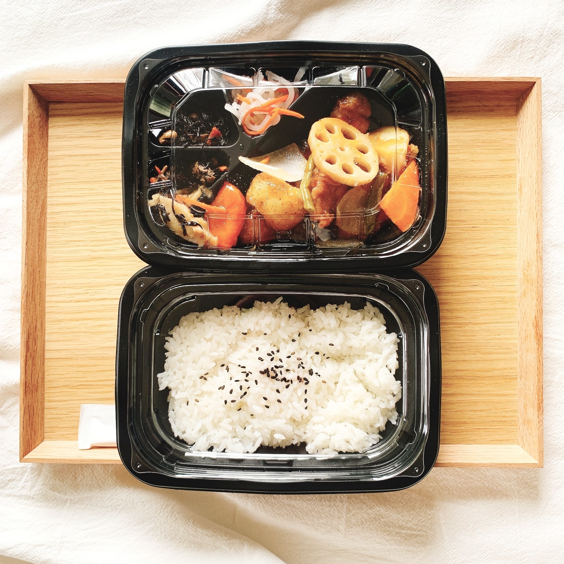 大戸屋のおすすめメニュー「鶏と野菜の黒酢あん弁当」