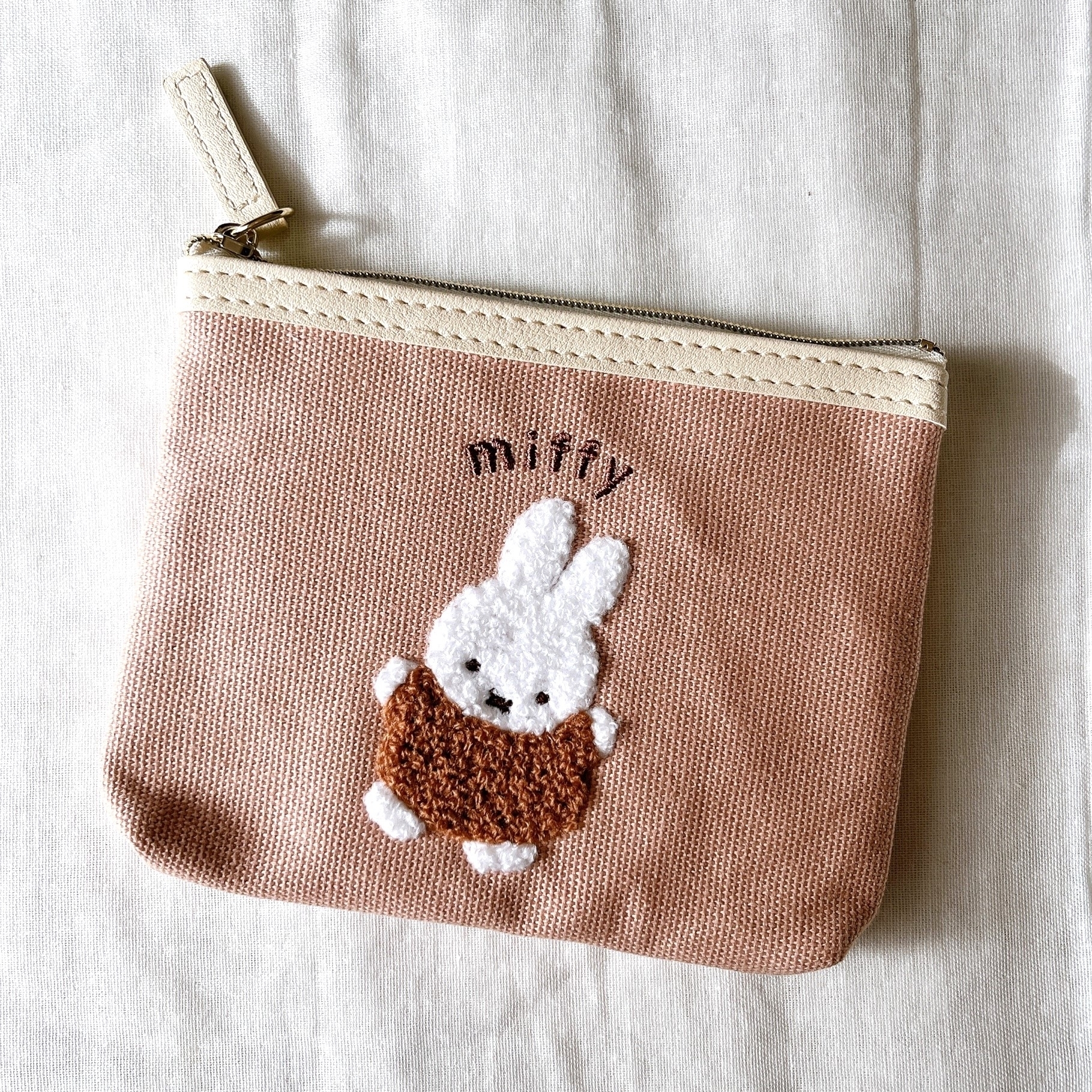 ニトリのおすすめミッフィーグッズ「ティッシュポーチ miffy（ルンルンサガラシリーズ）」
