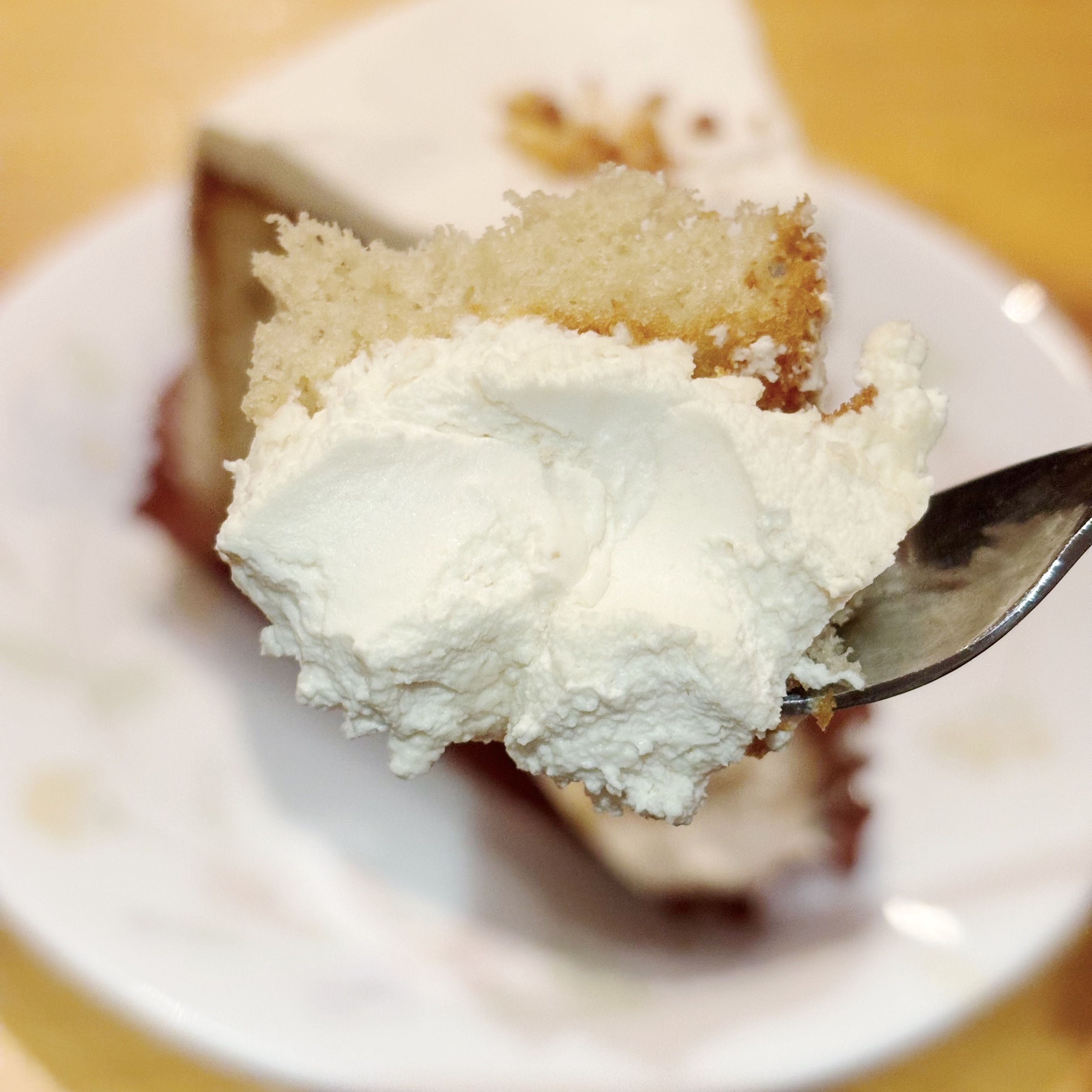 コメダ珈琲のおすすめのケーキ「米粉しふぉん」