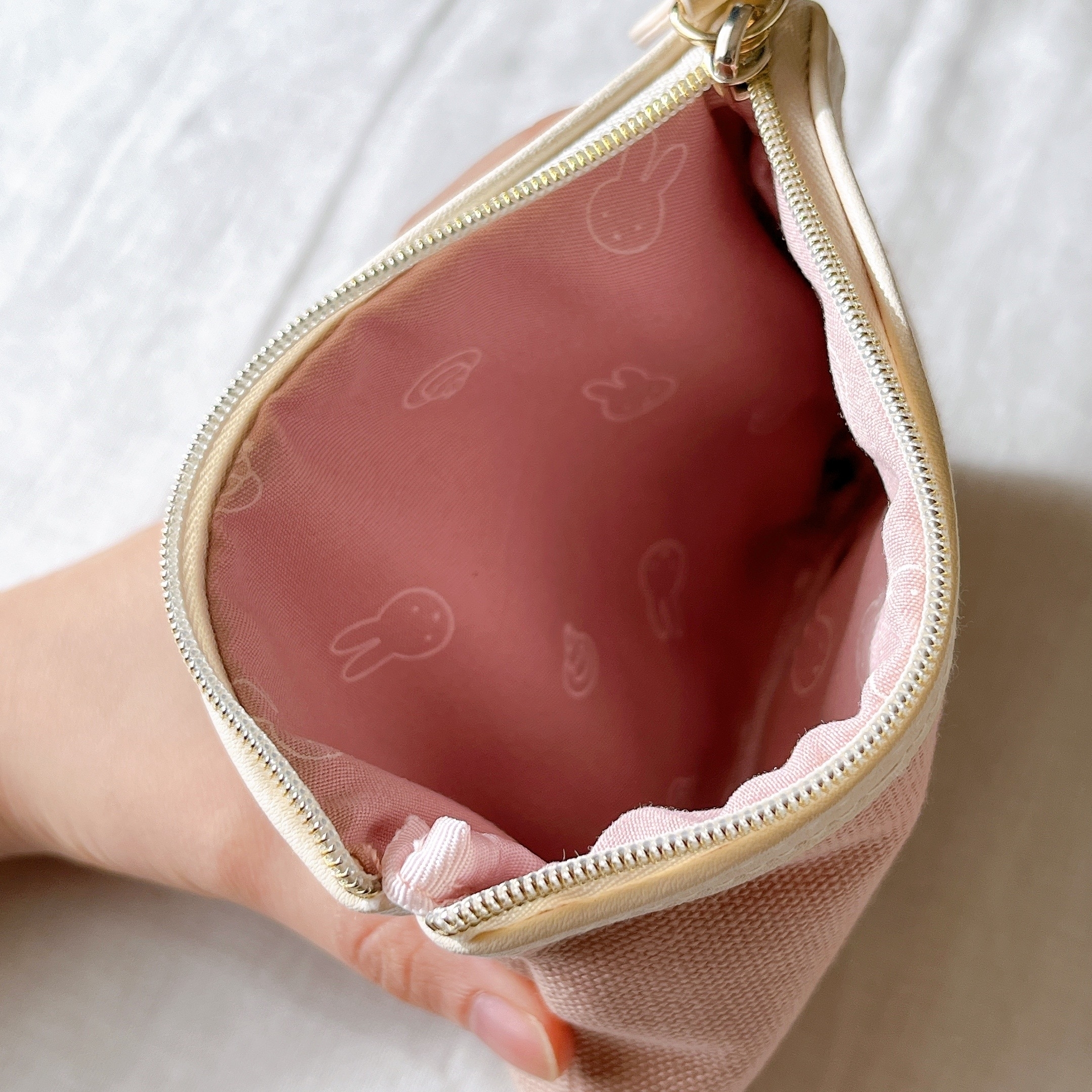 ニトリのおすすめミッフィーグッズ「miffy ミッフィー ピンチ収納バッグ(顔だけミッフィー)」