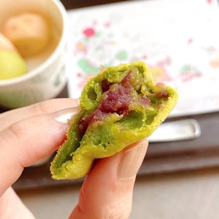 スタバのオヤツにおすすめなスイーツ「もっちりあんボール さくら&抹茶」