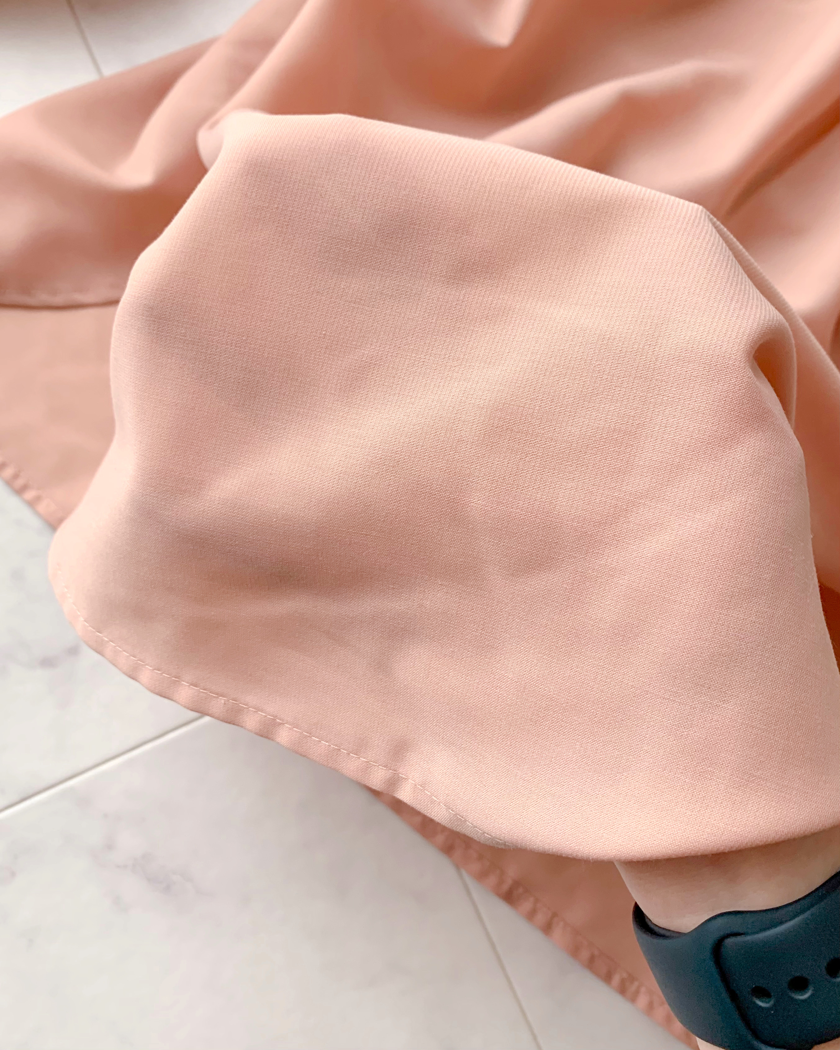 GU(ジーユー)のおすすめファッションアイテム「オープンショルダーブラウス(長袖)Z+E」