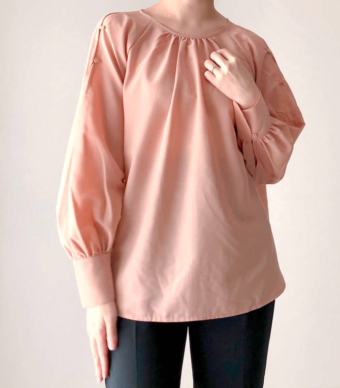 GU(ジーユー)のおすすめファッションアイテム「オープンショルダーブラウス(長袖)Z+E」