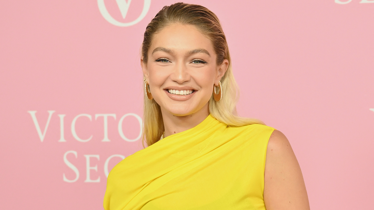 Gigi Hadid Just Chopped Off Her Hair on Camera, and I'm Obsessed With Her  Lazy-Girl Bob