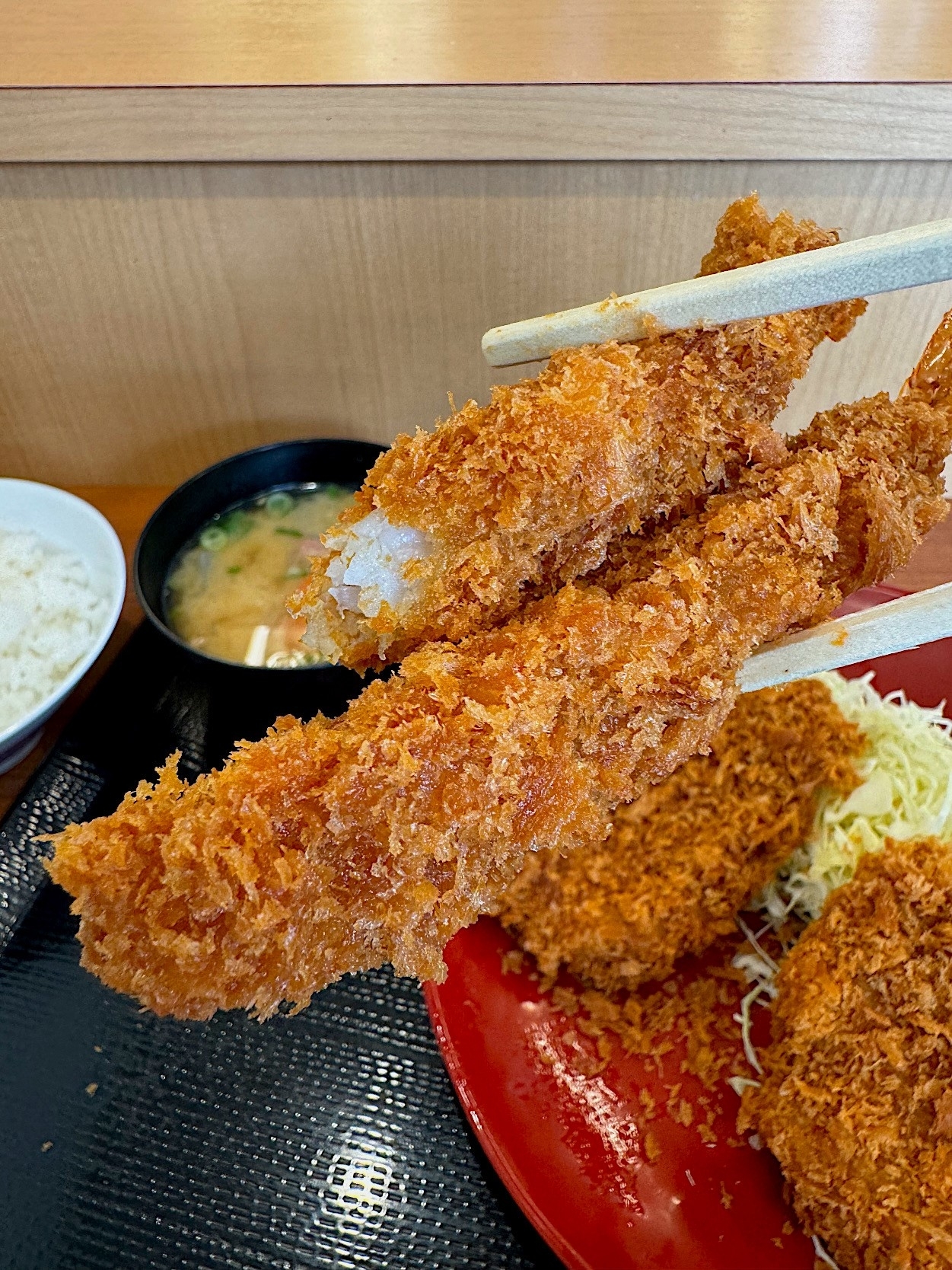 かつやのおすすめメニュー「海老ヒレメンチカツ定食」