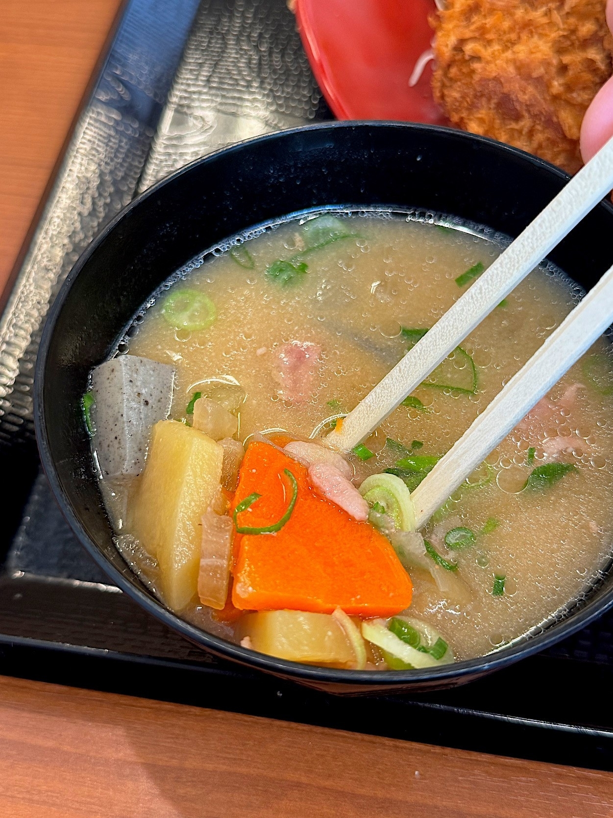 かつやのおすすめメニュー「海老ヒレメンチカツ定食」