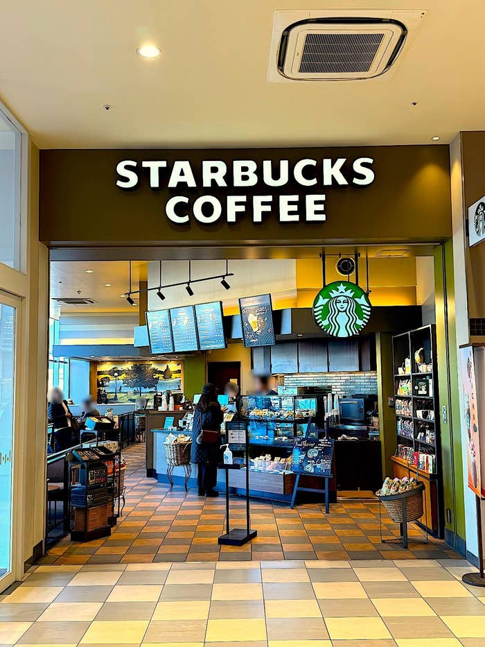 Starbucks Coffee（スターバックスコーヒー）の店舗入り口