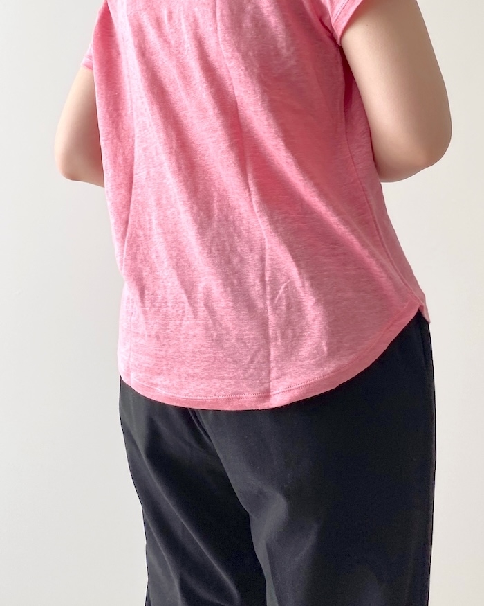 ユニクロのおすすめファッションアイテム「リネンクルーネックT(半袖)」