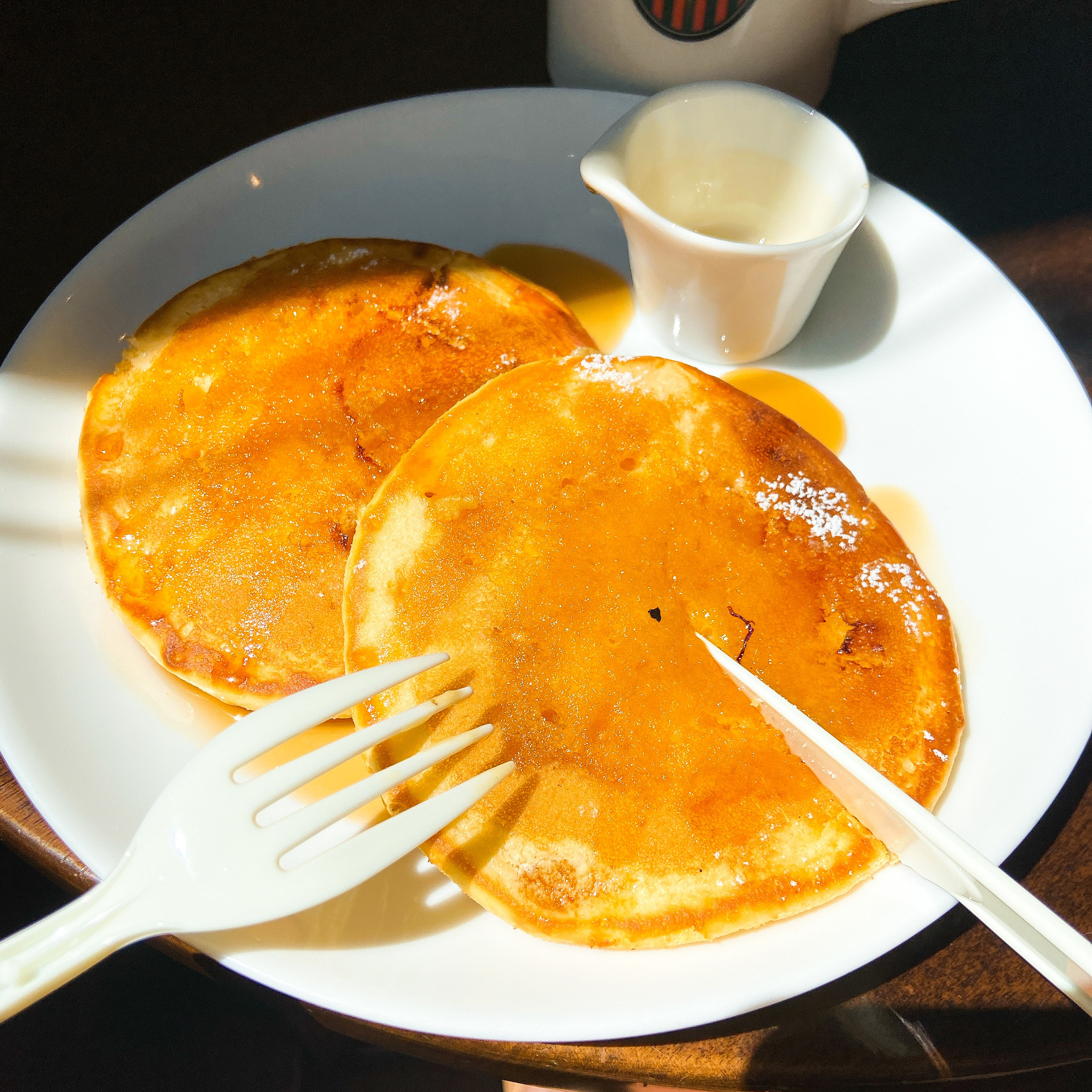 タリーズのオススメのフード「ピュアメープルとバターのパンケーキ」