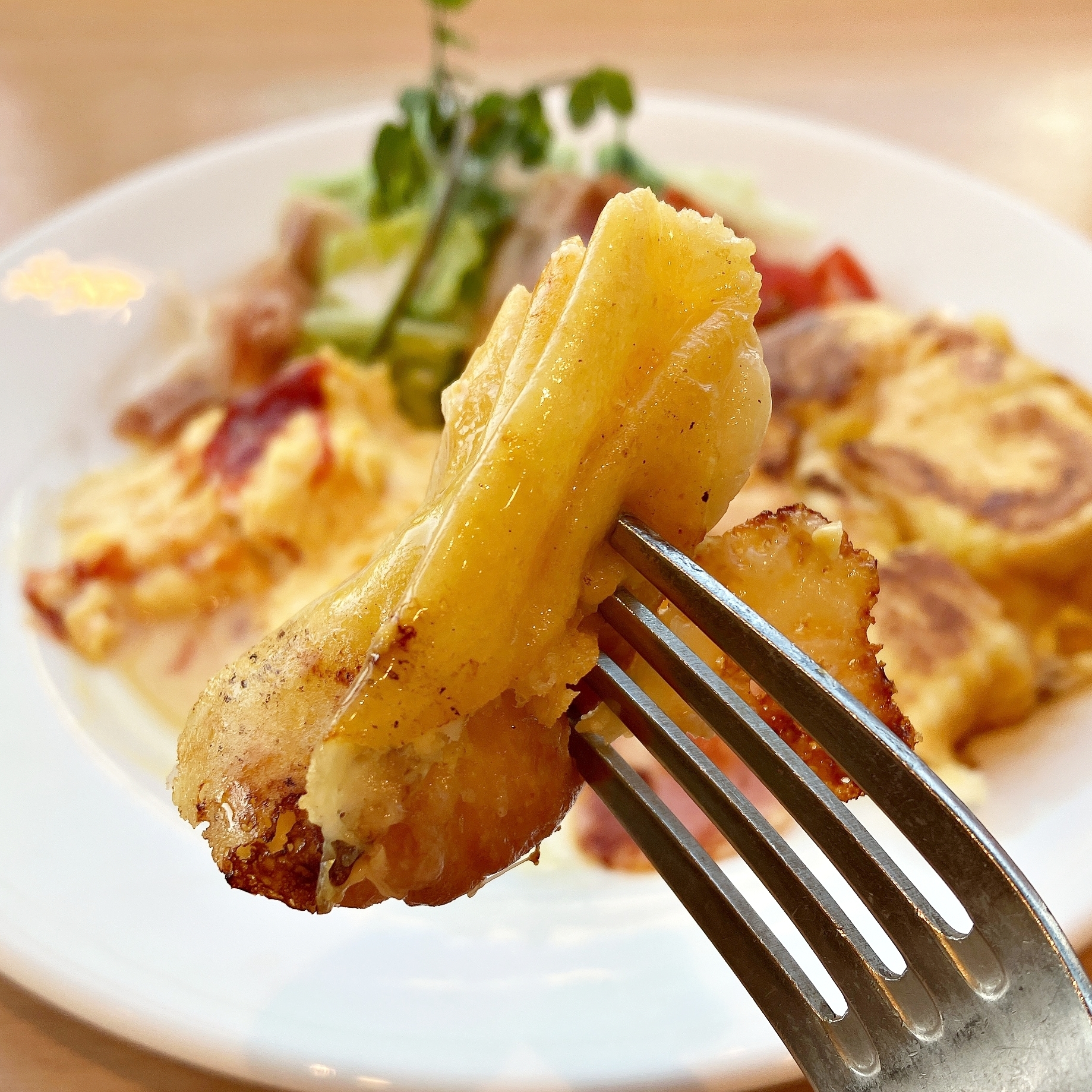 Denny's(デニーズ)のおすすめ朝食「スクランブルエッグ&チーズフレンチトースト(苺ヨーグルト・ドリンクバーつき)」