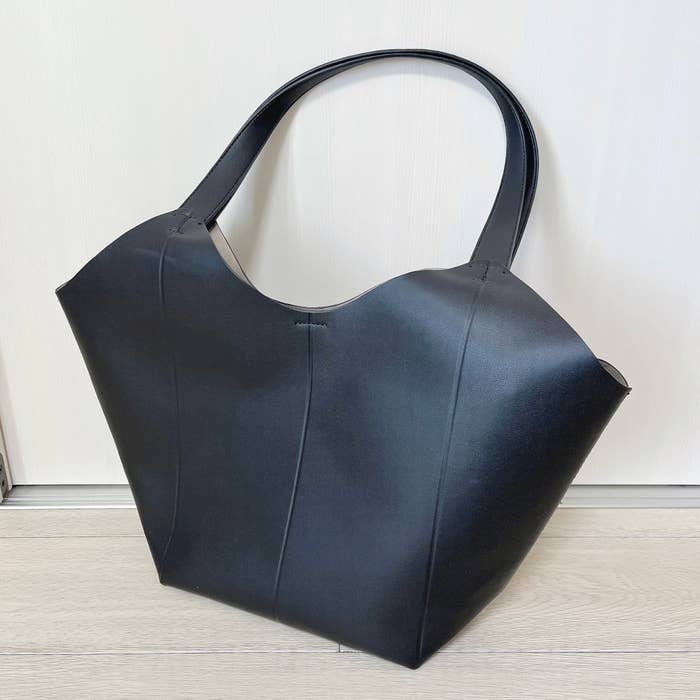 ZARAのおすすめファッショングッズ「トートバッグ」