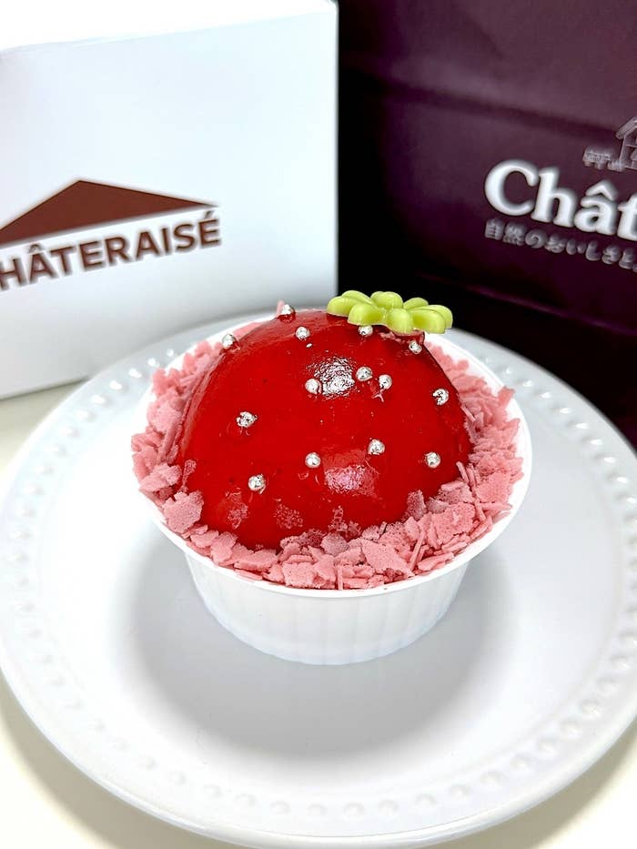 シャトレーゼの「まんまる苺ケーキ」