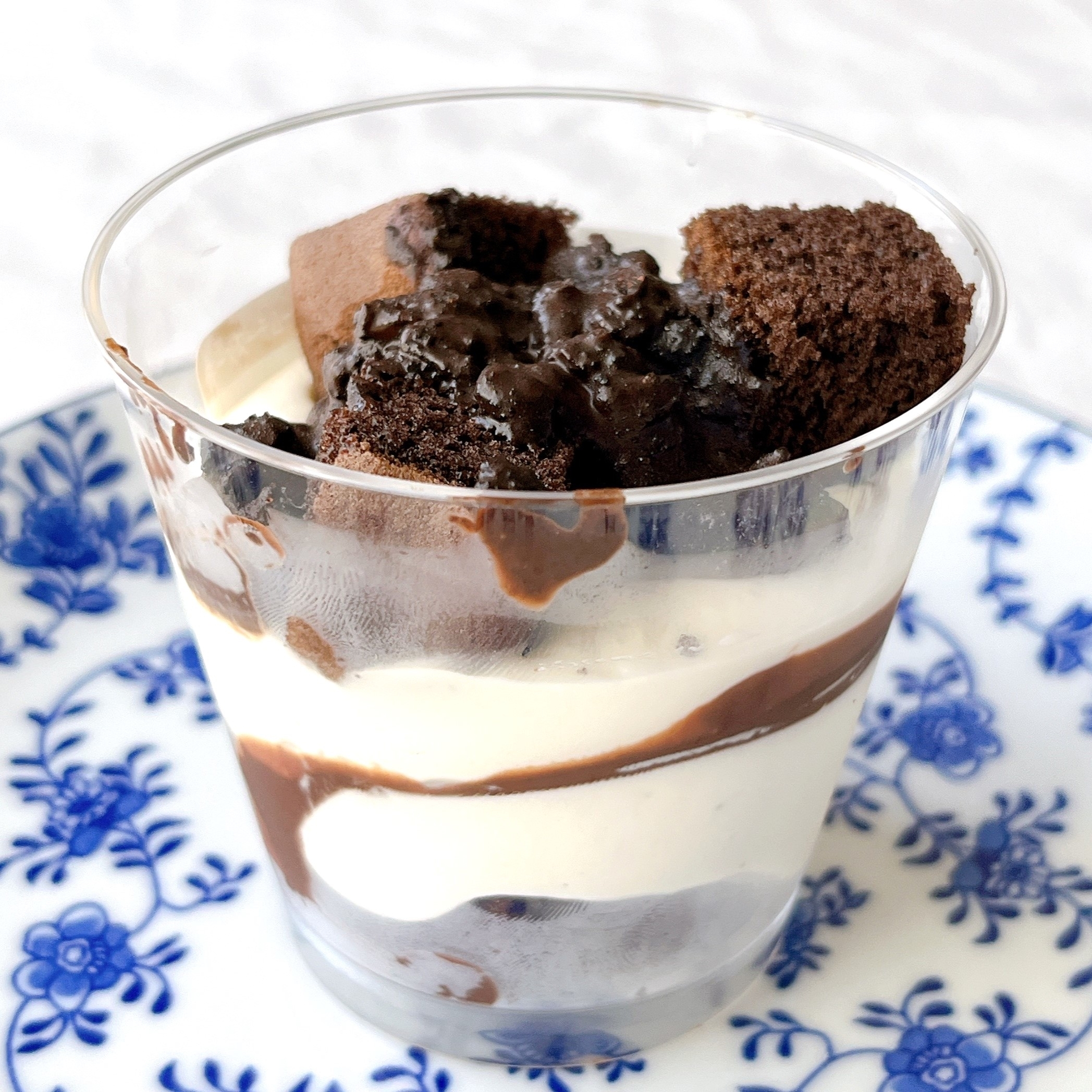 ローソンのオススメのスイーツ「クッキー&クリームチーズケーキ」