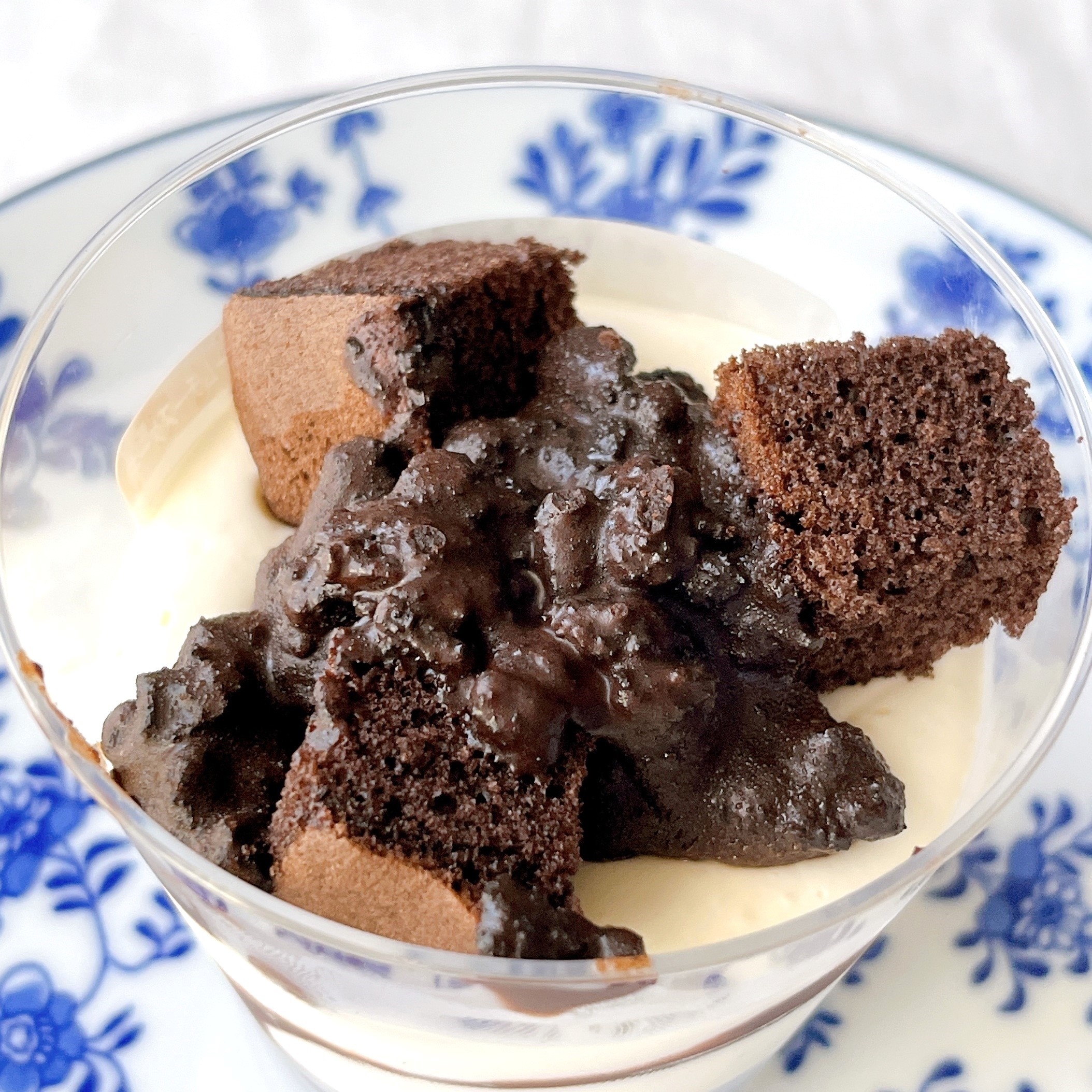 ローソンのオススメのスイーツ「クッキー&クリームチーズケーキ」