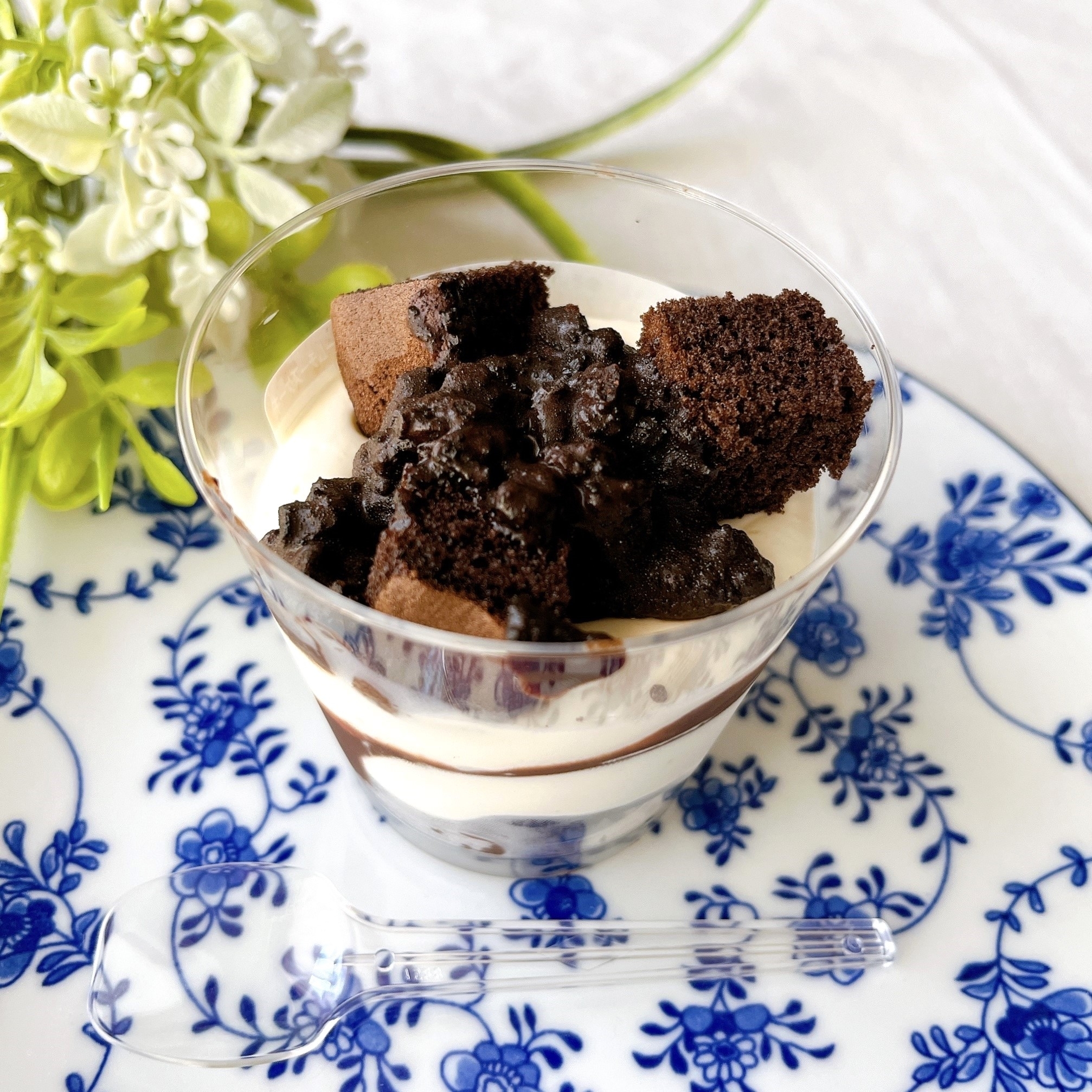 ローソンのオススメのスイーツ「クッキー&クリームチーズケーキ」