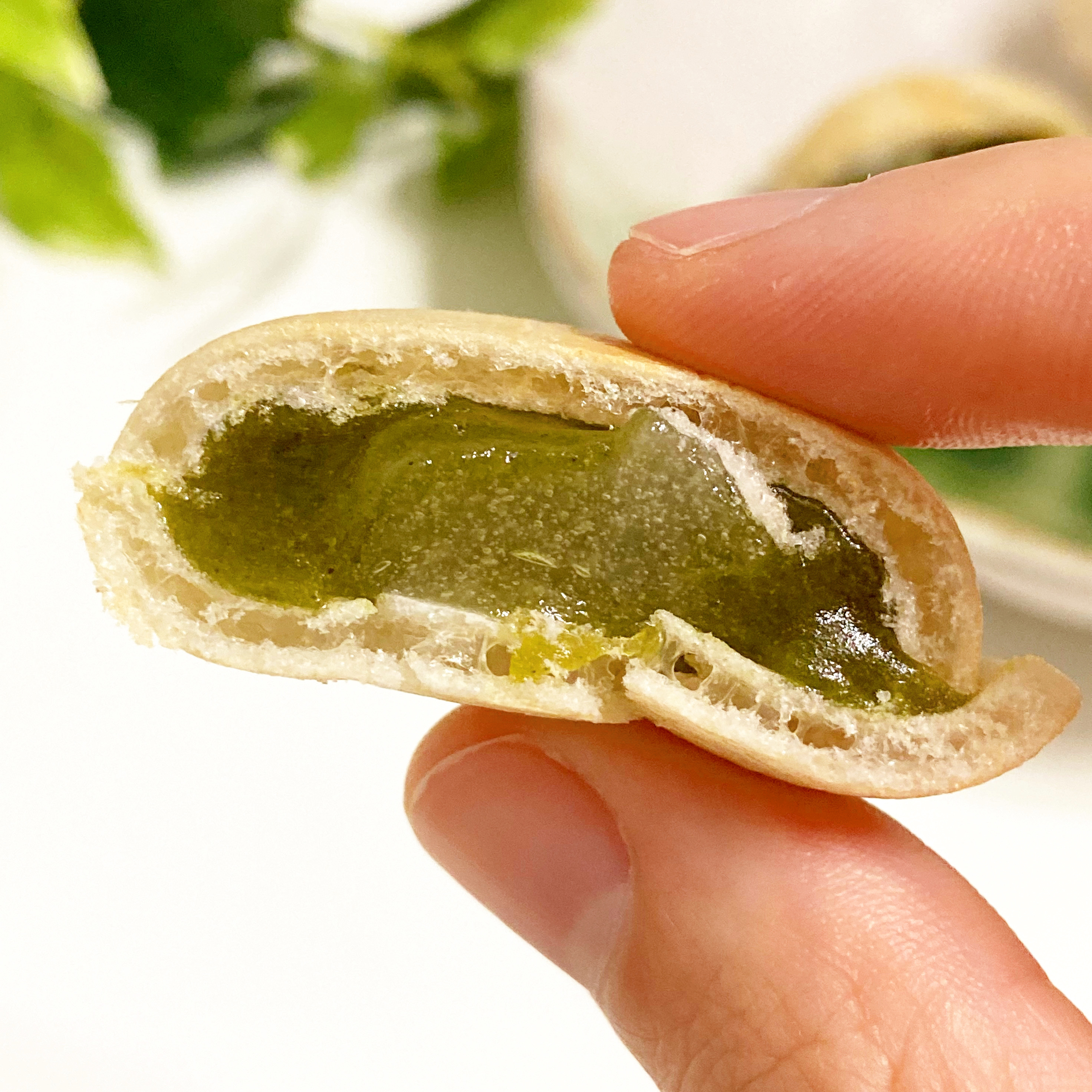 3COINS(スリーコインズ)の期間限定スイーツ「やわらか餅を詰め込んだ静岡抹茶もなか」