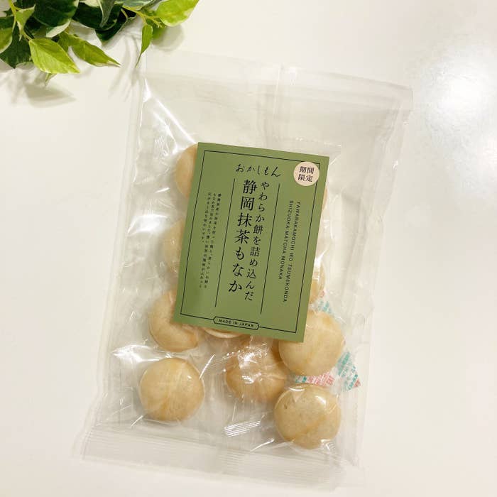 3COINS(スリーコインズ)の期間限定スイーツ「やわらか餅を詰め込んだ静岡抹茶もなか」