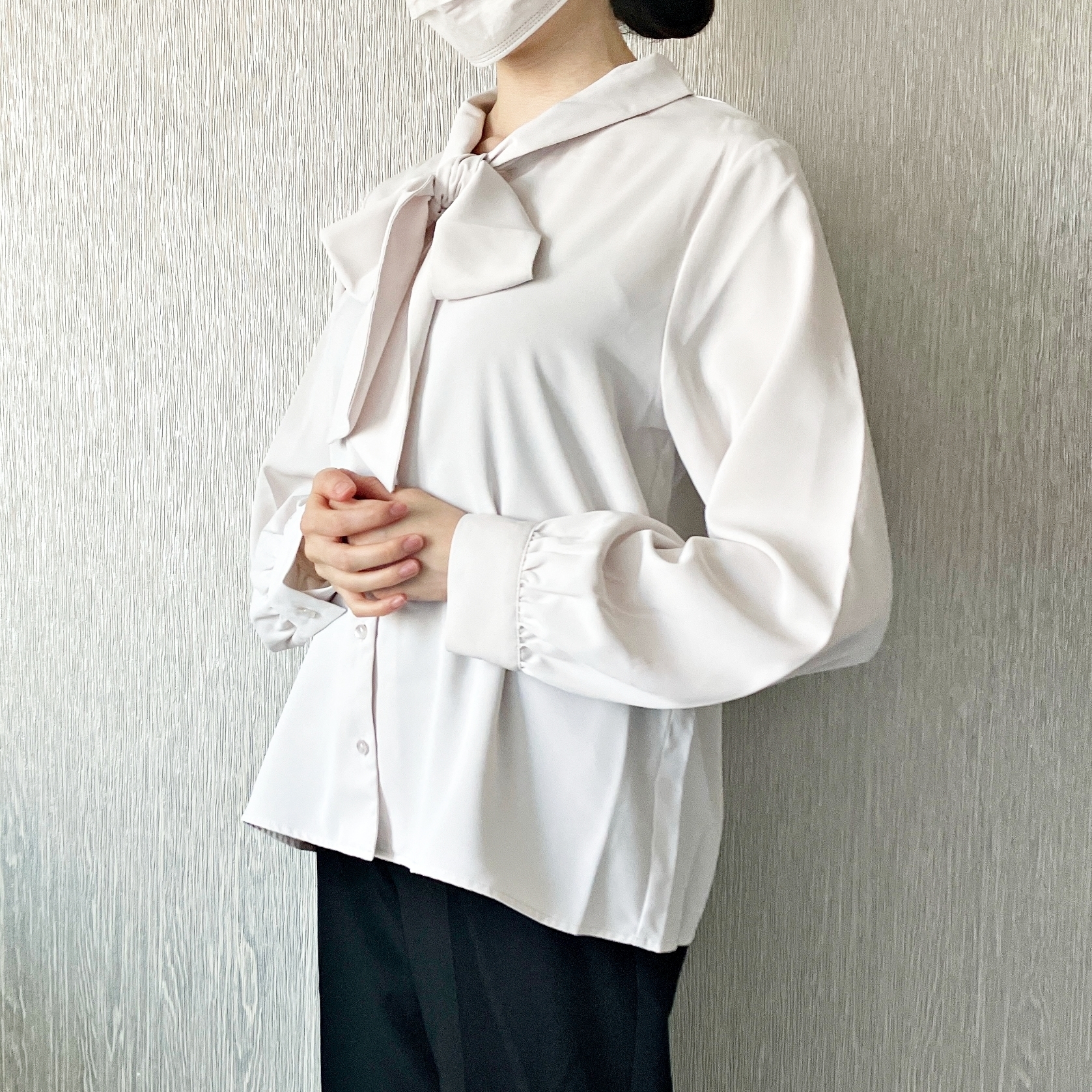 Honeys（ハニーズ）のおすすめブラウス「ボウタイブラウス」