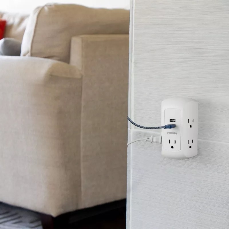 the outlet with five sockets and two usb ports