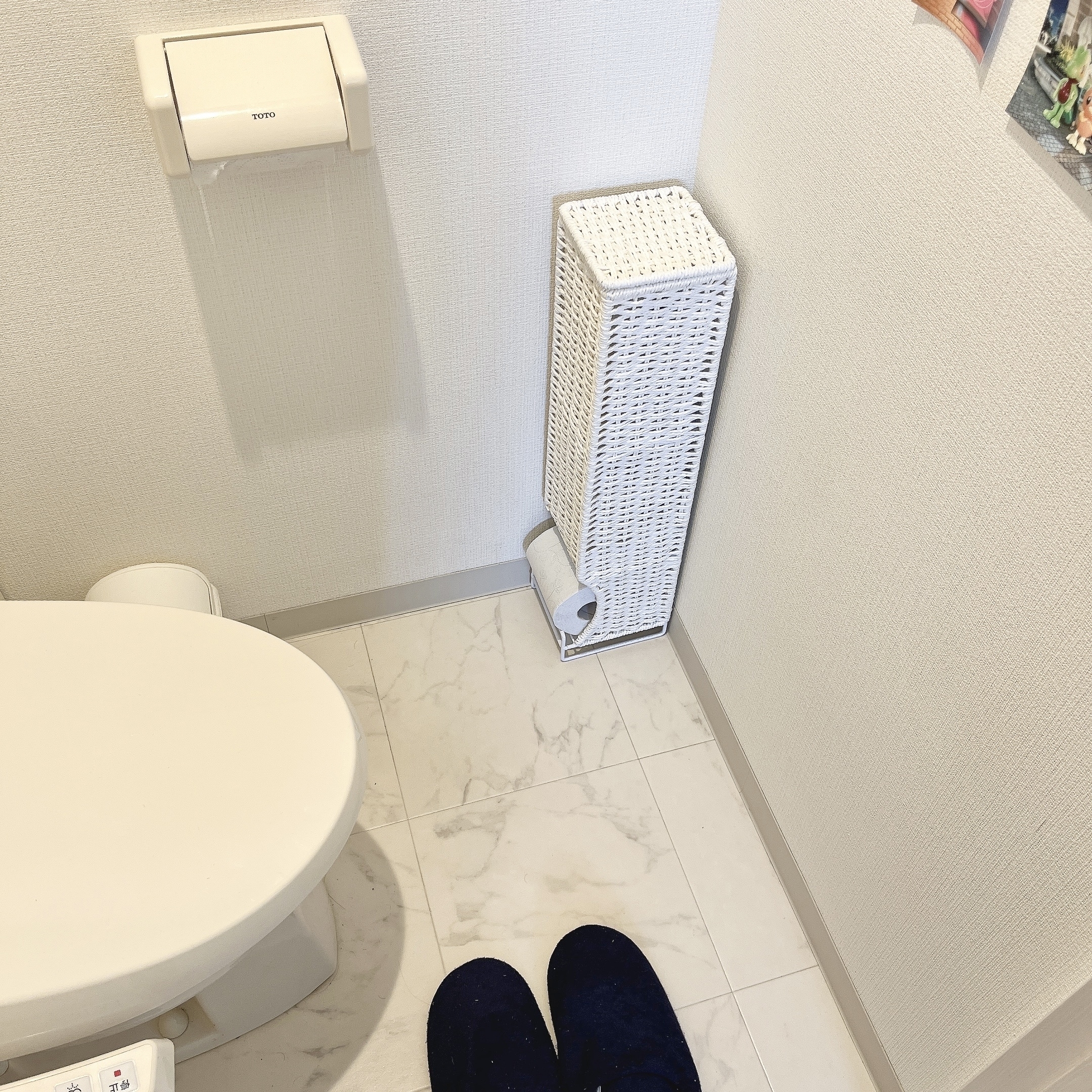 ニトリの収納アイテム「タワー型トイレロール収納 ライラ 6ロール(ホワイト)」