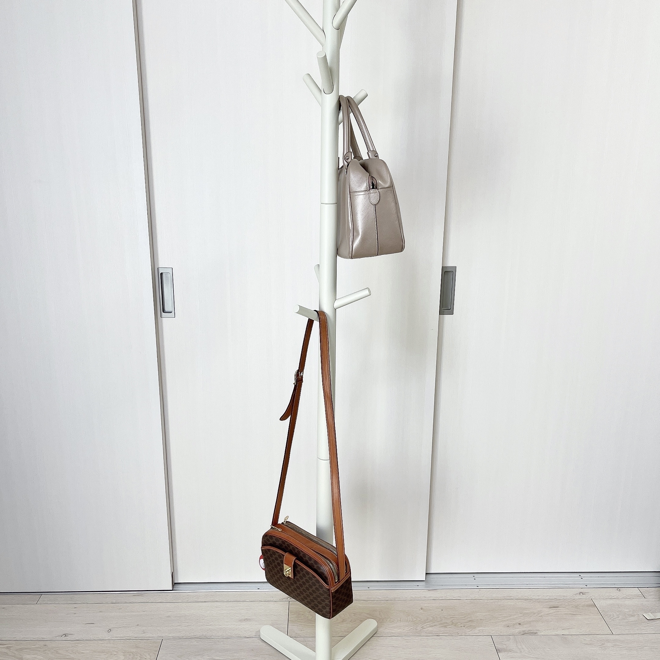 ニトリの収納アイテム「ポールハンガー」