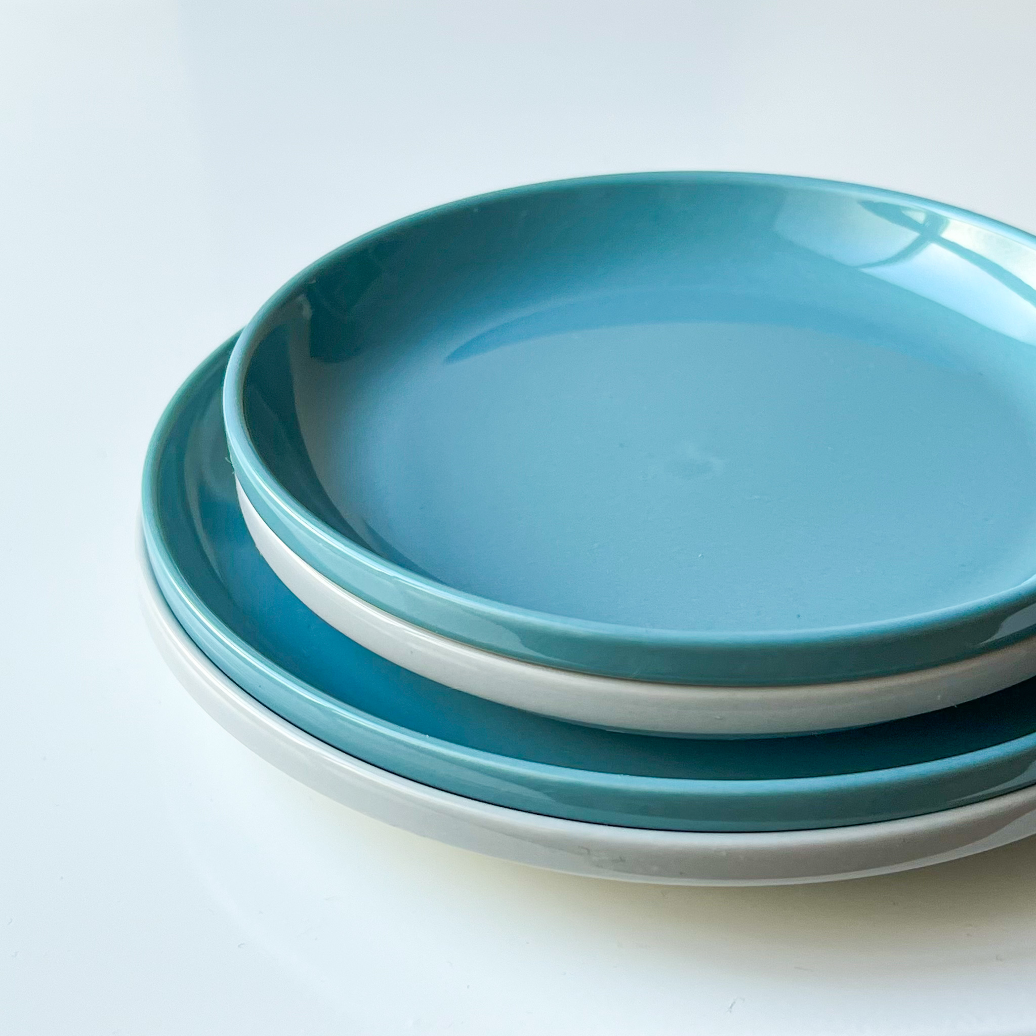 ニトリのオススメのお皿「綺麗にスタッキングできるお皿」