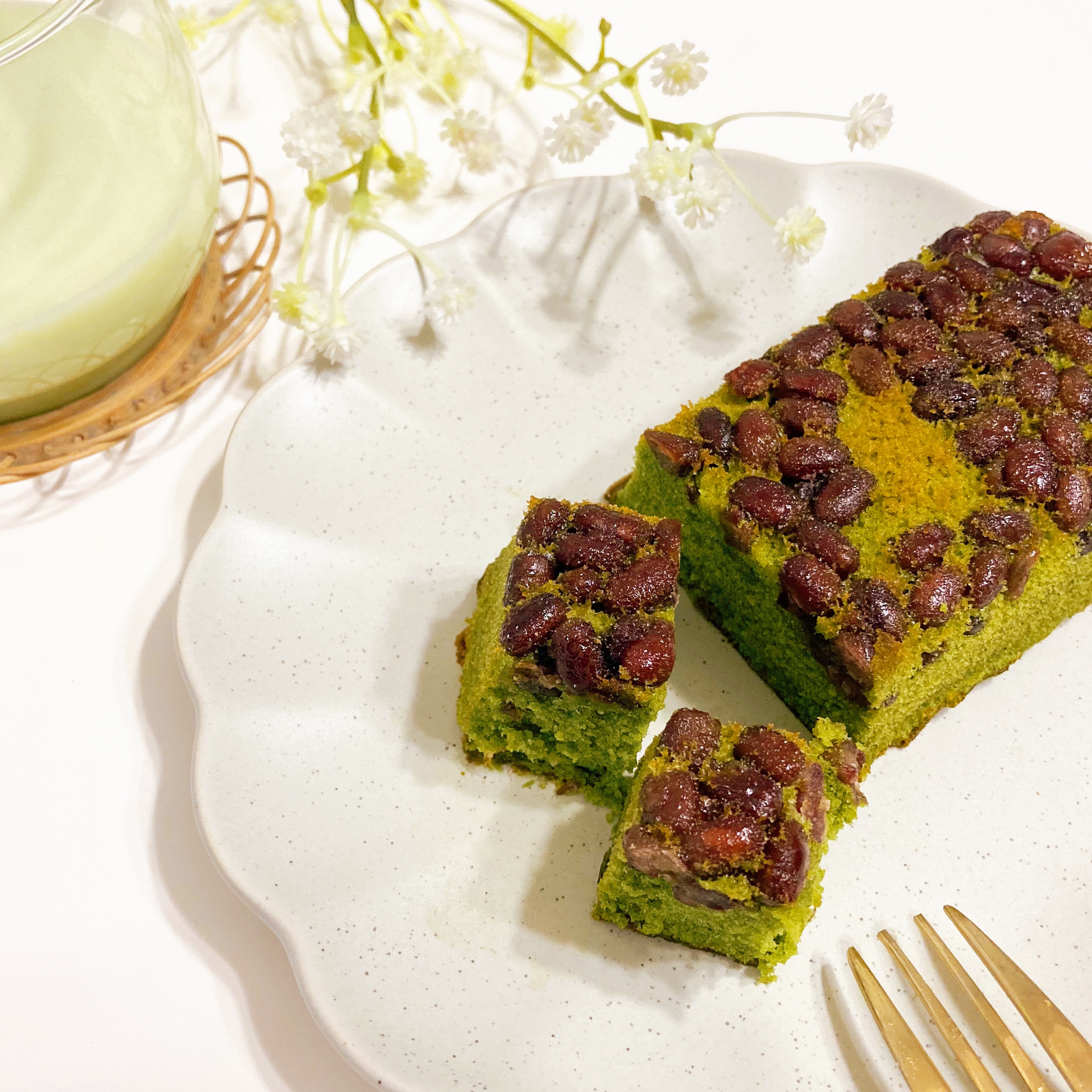 3COINS(スリーコインズ)の期間限定スイーツ「小豆たっぷりの宇治抹茶ケーキ」