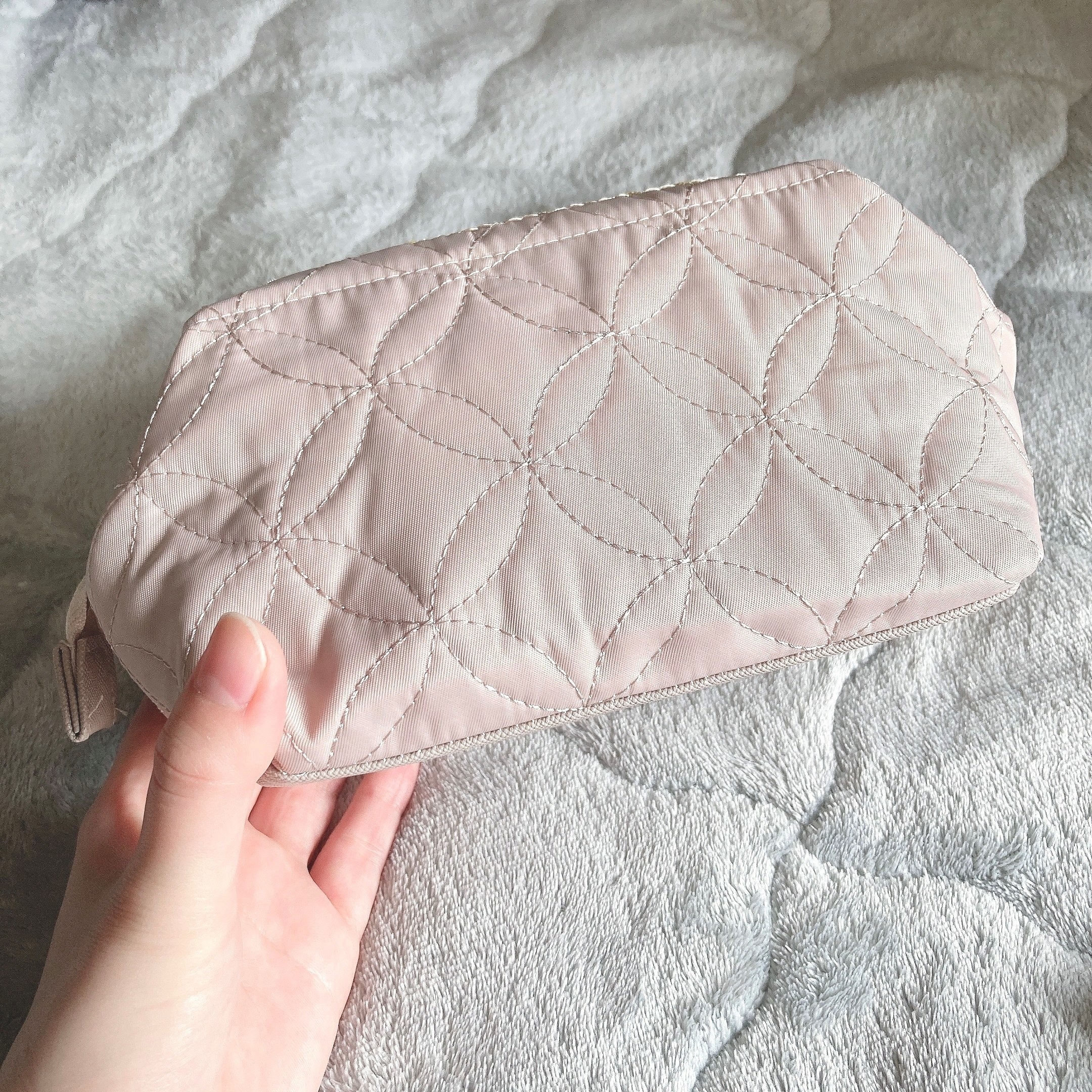 フランフランのオススメメイクポーチ「ベル ワイヤーポーチ グレー」