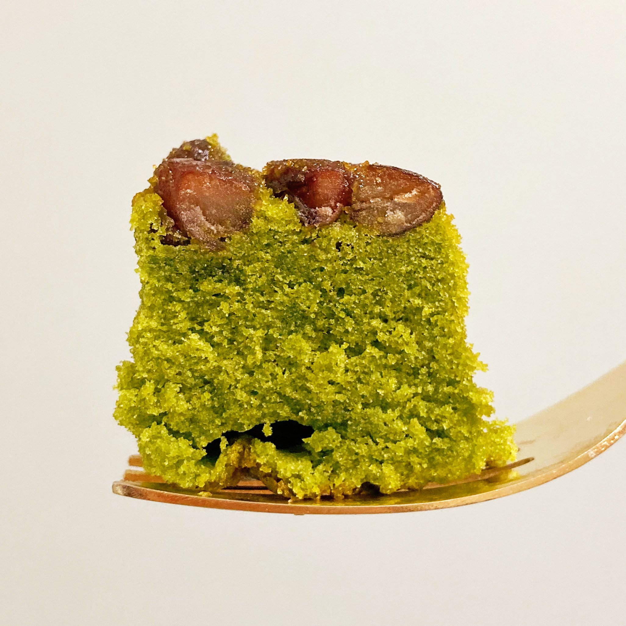 3COINS(スリーコインズ)の期間限定スイーツ「小豆たっぷりの宇治抹茶ケーキ」