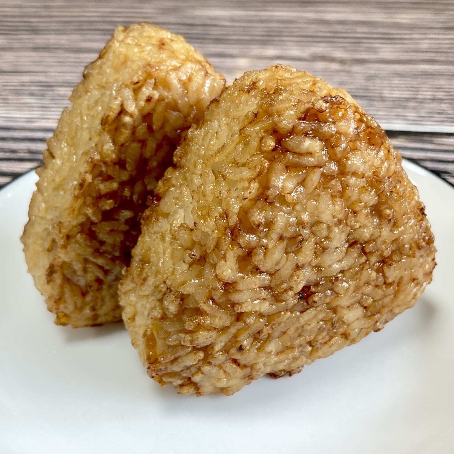 ファミマのおすすめおにぎり「焦がし醤油の焼きおにぎり」