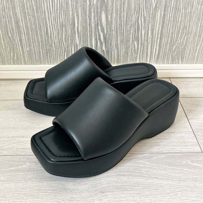 GU（ジーユー）のおすすめシューズ「プラットフォームミュール」