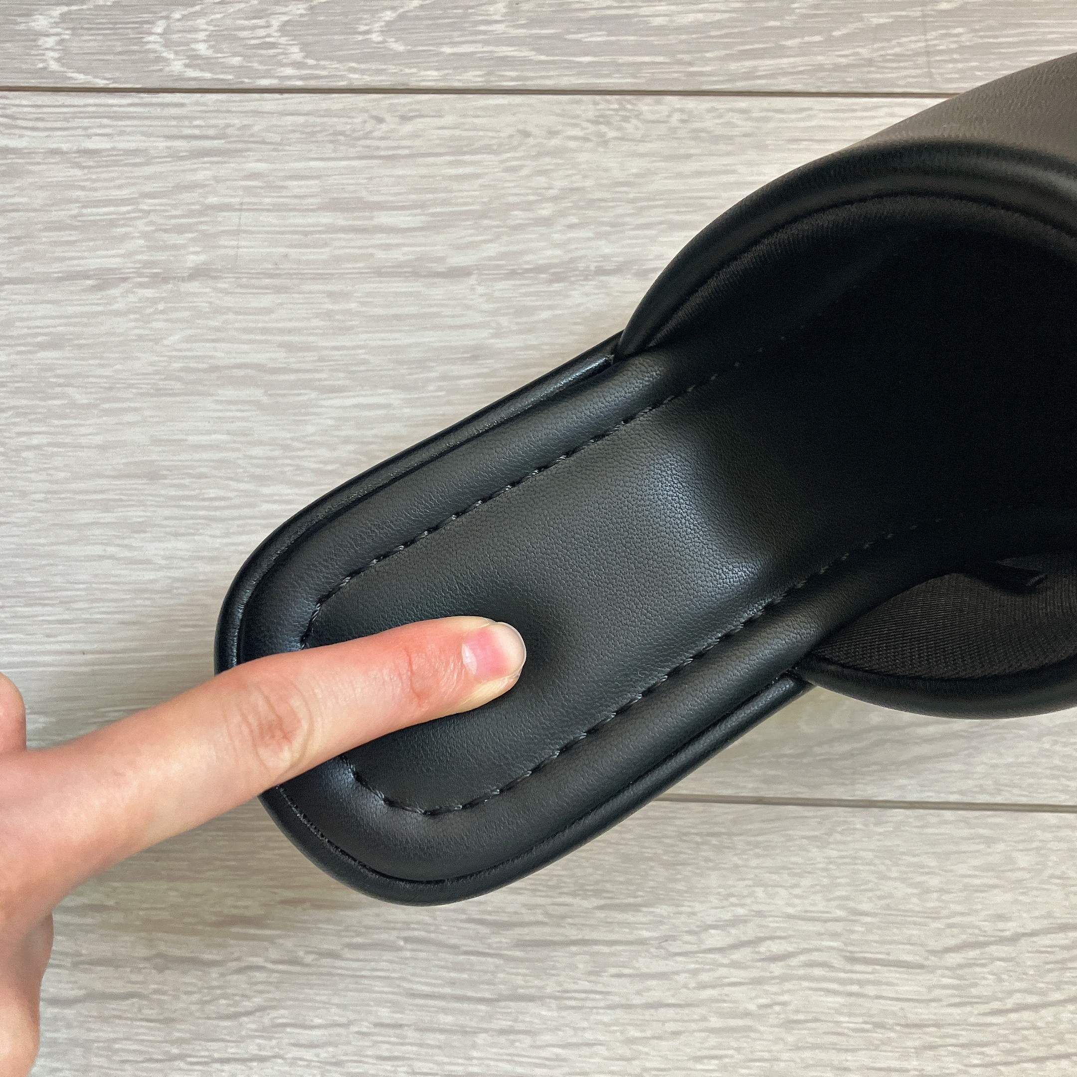 GU(ジーユー)のおすすめシューズ「プラットフォームミュール」