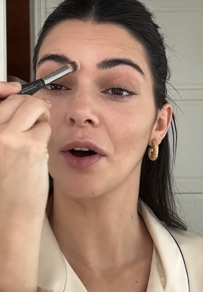 Kendall Jenner makeup free in vogue&#x27;s GRWM video